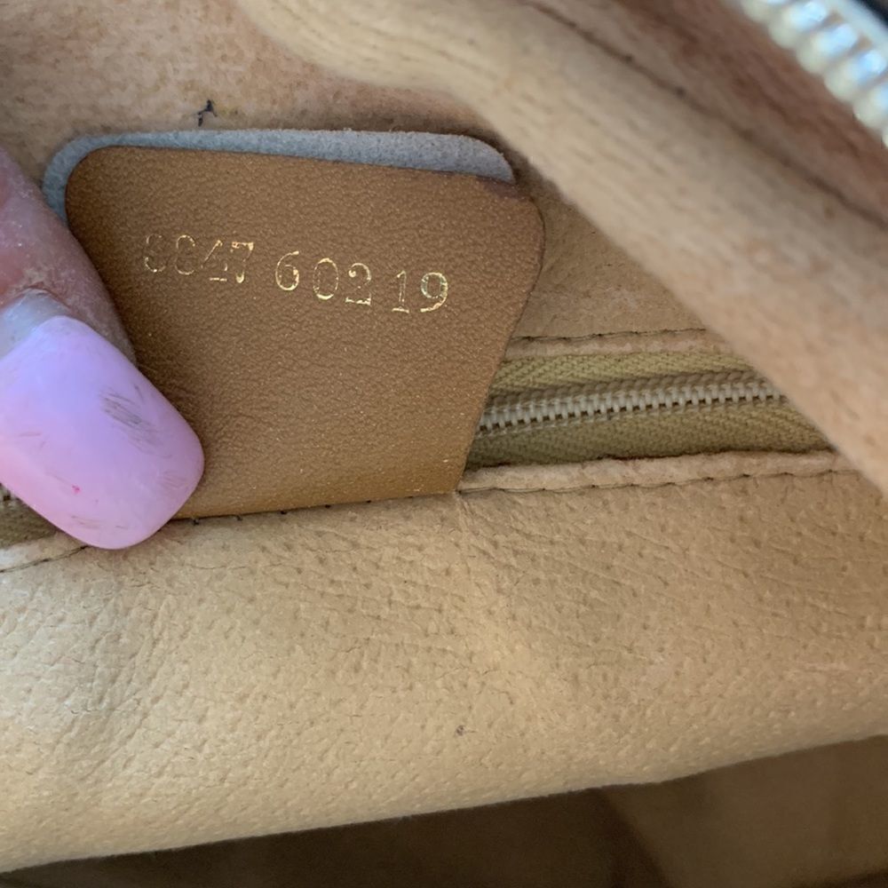 Authentic Vintage Gucci GG Logo Shoulder Bag - Picture 15 of 15